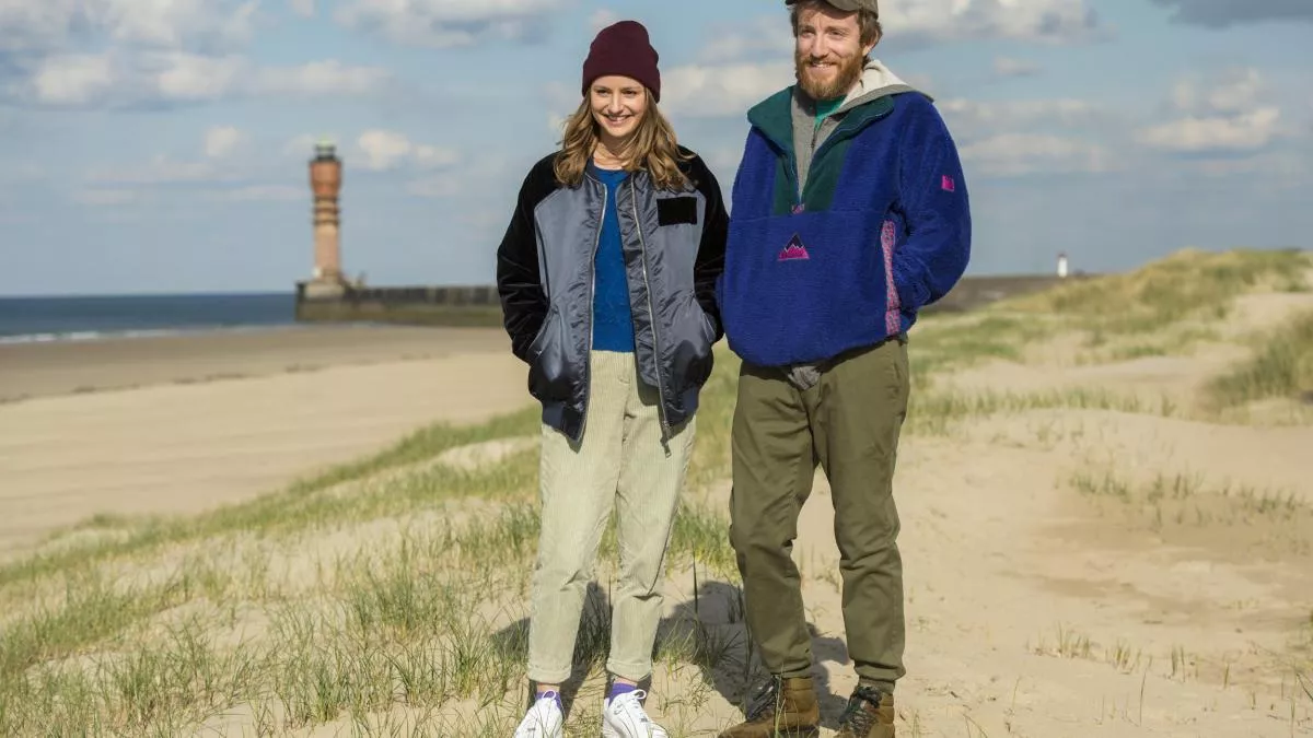 Une Belle Histoire est une comédie romantique, tendre et pétillante, parfois nostalgique, sur le couple qu’il s’agit chaque jour de construire, sauver, réinventer…
