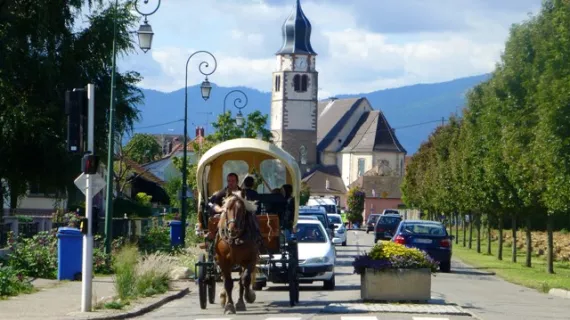 Sacré village ! / (c) Marc Duployer
