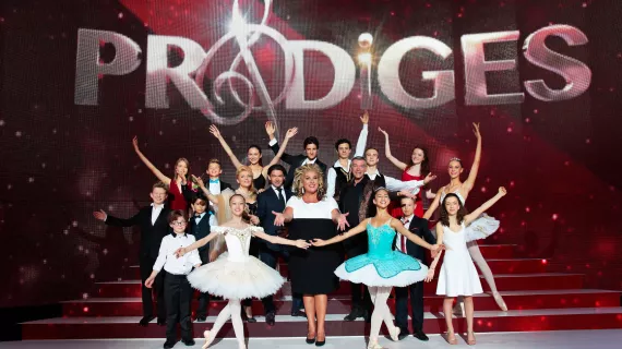 Photo des prodiges de la saison 3 avec Marianne James et les membres du jury