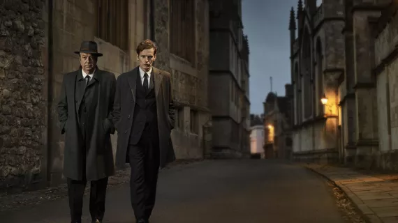 Photo de Roger Allam et Shaun Evans extraite du premier épisode de la saison 4 des Enquêtes de Morse