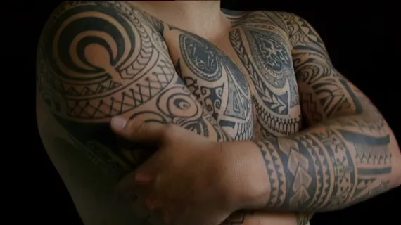 Tatouage sur torse