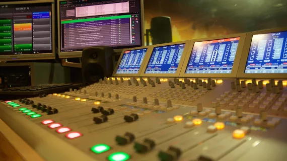 visuel de la radio @service communicationguadeloupe 1ère