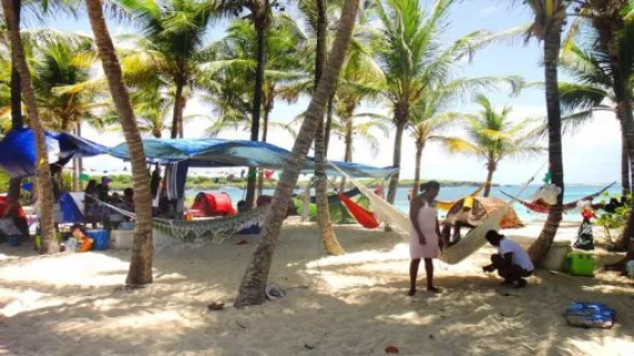 visuels camping plage @dealguadeloupe