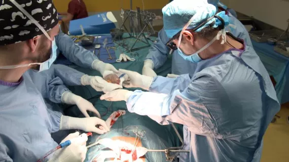 AVENTURES DE MEDECINE - GREFFE DE LA DEUXIEME CHANCE