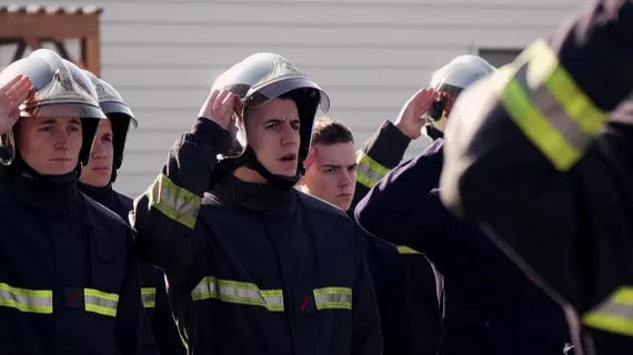 AU PERIL DE LEUR VIE : 50 ANS DES POMPIERS DE PARIS