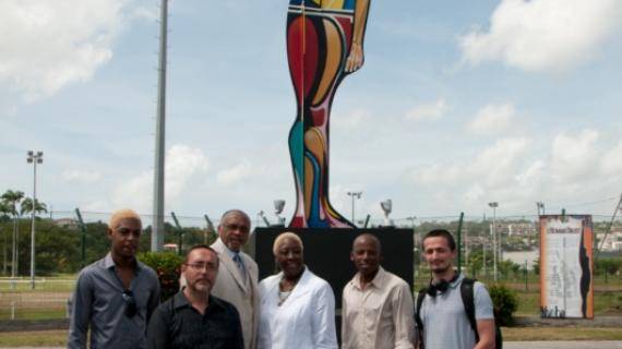 L'homme droit : inauguration de la sculpture L'Homme droit en novembre 2011