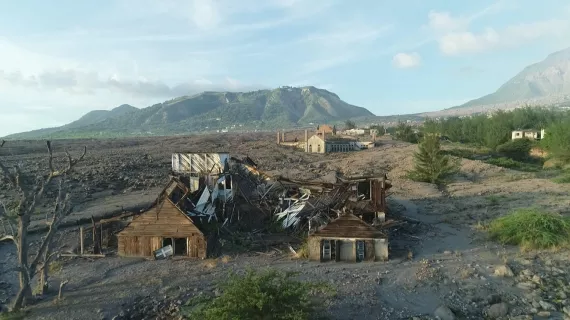 DES VOLCANS ET DES ILES