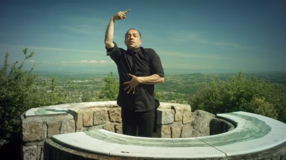 Abou Lagraa, la république du sens