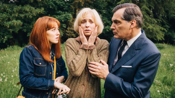  LES PETITS MEURTRES D'AGATHA CHRISTIE DING, DINGUE, DONG