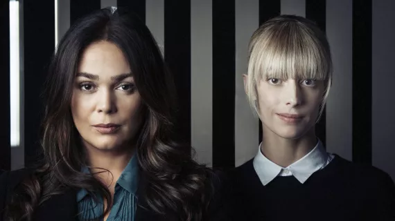 ASTRID & RAPHAELLE S01