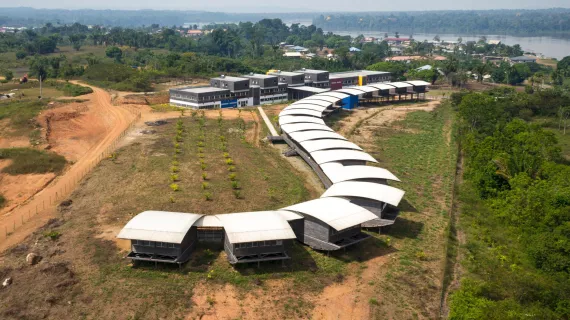 APATOU, UN COLLÈGE EN GUYAN