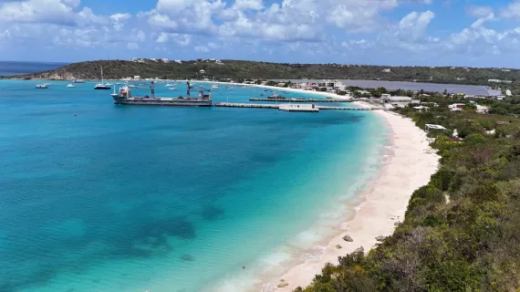 Caraïbes, le mensuel : Anguilla & Barbuda