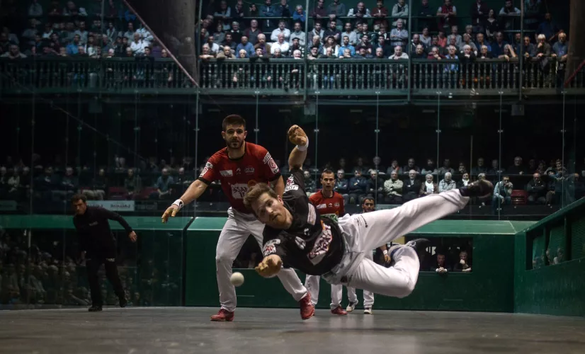 Pelote main nue à Bayonne