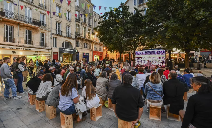 Un concert dans la ville  Un concert dans la ville