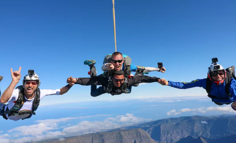 Les Parachutistes de l'île intense