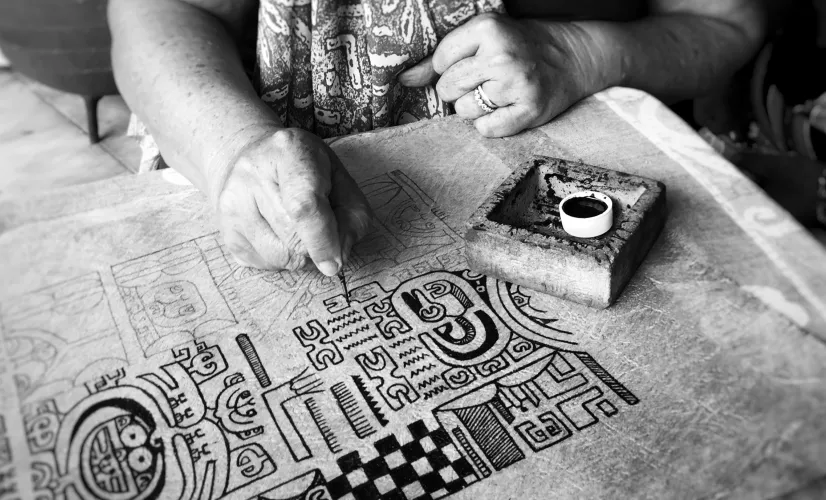 ©Raynald Mérienne  Motu Haka,  le combat des îles Marquises - Art graphique marquisien ∏ Raynald MÇrienne