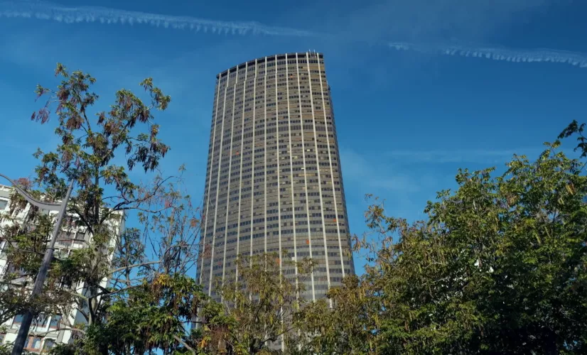La tour Montparnasse - Un gratte-ciel à la française