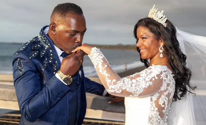 Vendredi 21 février 2025 @Reunionla1ère , Rocaya nous invite au mariage de  Lorinda  etThierry. Pour eux la magie de l’amour a opéré sur le plus beau  balcon de notre île : Le Maîdo  