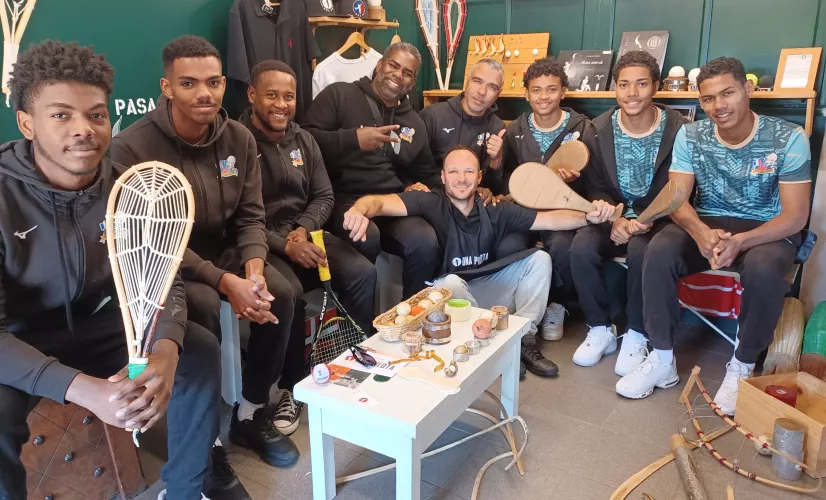 La pelote et le chaudron  NA doc la pelote et le chaudron