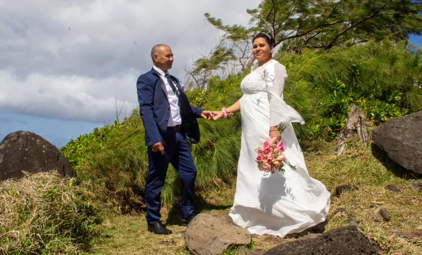 Ep.4 Florence et Éric Pour Florence, 42 ans, il a suffi d’un seul clic sur le profil d’Éric, 44 ans, pour trouver en lui son âme-sœur. Rapidement, la jeune femme épaule sa moitié dans son entreprise qui bat de l’aile et le couple finit par s’en sortir