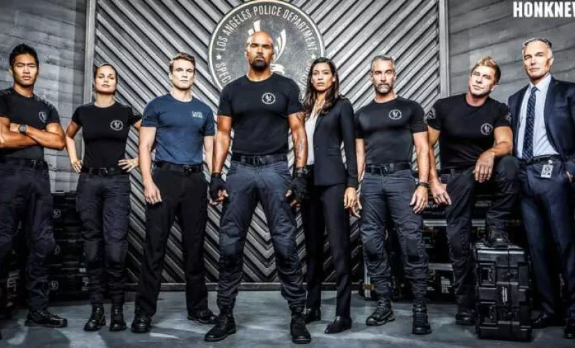 SWAT SAISON 3 Retour de Shemar Moore et son équipe pour la suite de la troisième saison de la série américaine SWAT. Tous les lundis à partir du 29 novembre 2021 sur Réunion la  1ère.