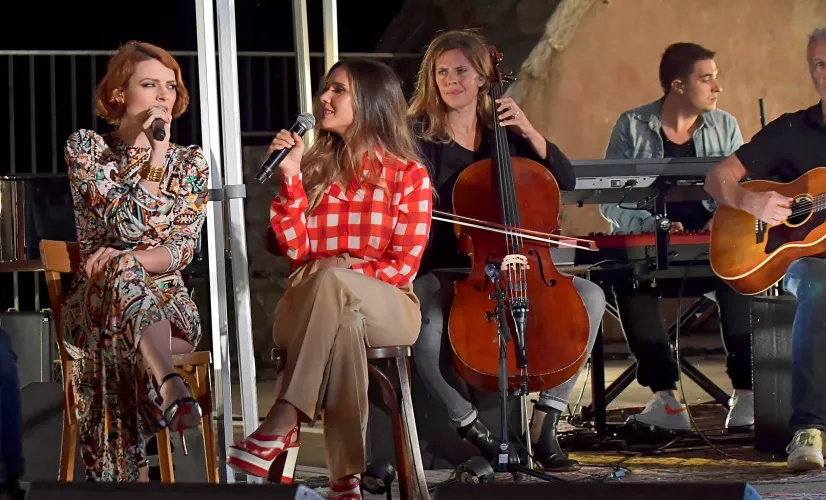 UNE JOURNÉE AVEC BRASSENS  A l'occasion du centenaire de la naissance de Georges Brassens, Réunion la 1ère vous propose une émission exceptionnelle vendredi 5 novembre à 19.50 avec de nombreux artistes qui reprennent des titres de Brassens dans les rues de Sète, sa ville natale.