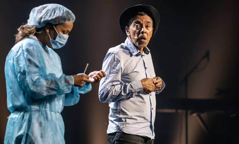 Île de La Réunion au Palais des Congrès C’était le 20 décembre 2021 à l’occasion des 30 ans de carrière de Marie-Alice Sinaman.  Zot té pa laba ? Avec Réunion la 1ère c’est comme si vous y étiez ! En famille ou entre amis, réservez votre soirée du dimanche 30 janvier dès 19.45. Que rêver de mieux pour débuter l’année 2022 ! Que du bonheur pour les innombrables fans des joyeux drilles que sont Thierry Jardinot, Sarah Defeyres (Ze Tantines), Erick Fleuris et Wildrid Thémyr qui mettent l’humour de La Réunion a