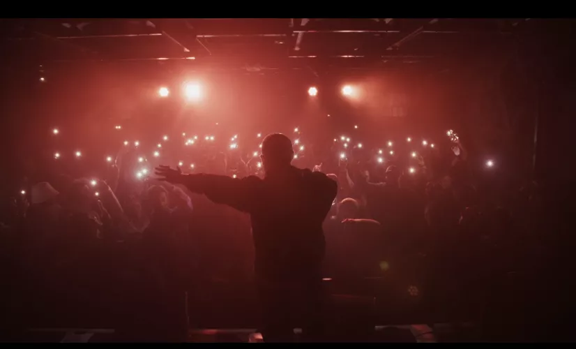 Rap Odysées-maydo scene dos © France Télévisions – Les Films Jack Fébus – Revue Far Ouest – Grand Angle Productions